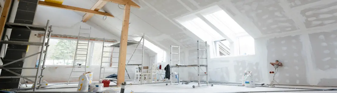 L'intérieur d'une maison pendant travaux de rénovation énergétique globale