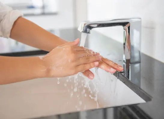 Chauffe-eau thermodynamique eau chaude sanitaire pour se laver les mains
