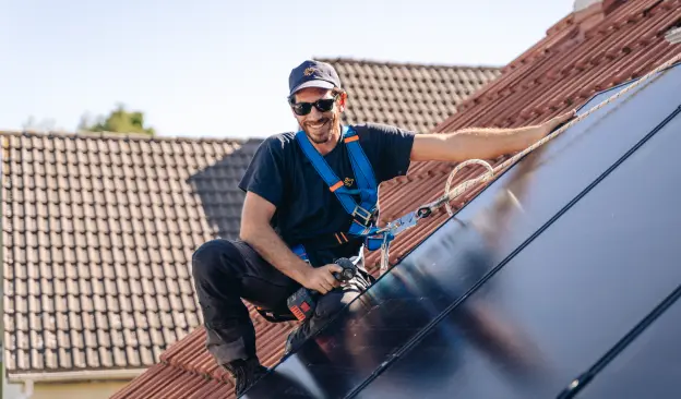 L'installation des panneaux solaire est assurée par des professionnels certifiés RGE