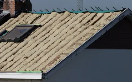 isolation d'un toit par l'extérieur