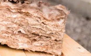 laine de bois marron